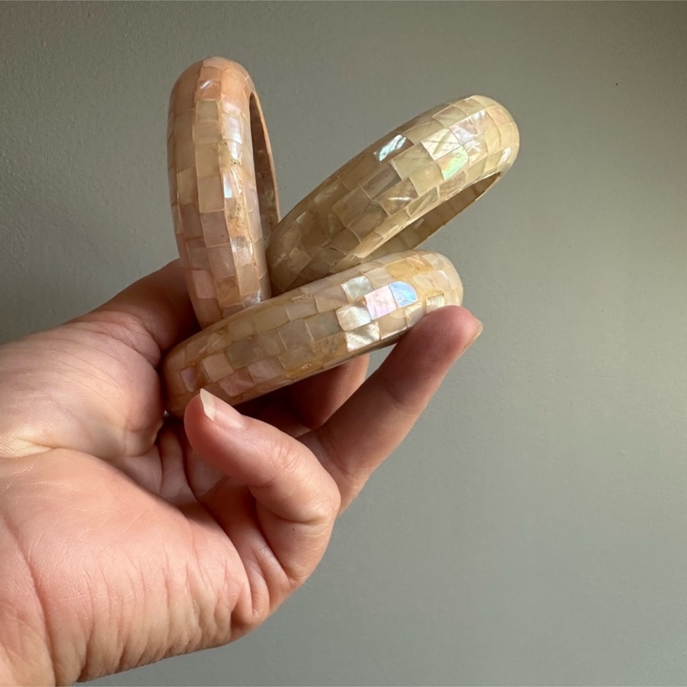 Lucious White Shell Mosaic Bracelet